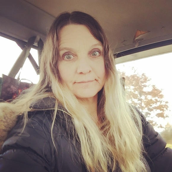 Meet your Posher, Rebecca - Picture 3 of 14